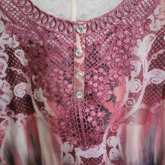 One World Top - Picture 2 of 5